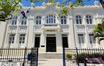 Câmara do Recife retoma trabalhos parlamentares e dá posse a novos vereadores