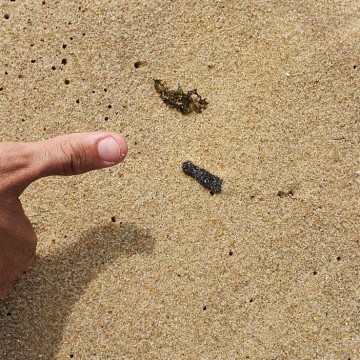 Reaparecimento de manchas de petróleo em praias de PE preocupa Secretaria de Meio Ambiente