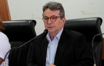 João da Costa faz apelo ao governador para isentar motoristas de app do rodízio