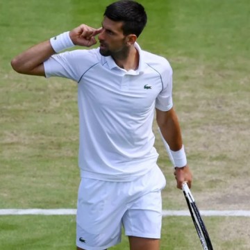 Novak Djokovic está na semifinal de Wimbledon pela quarta vez consecutiva