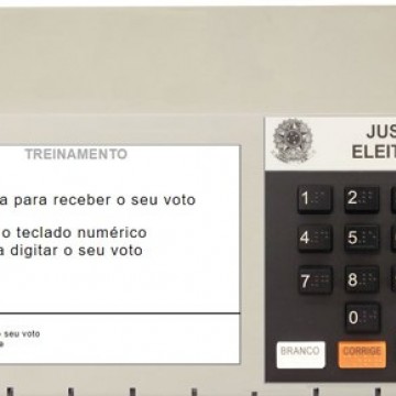 Eleitores podem simular votação no site do TSE
