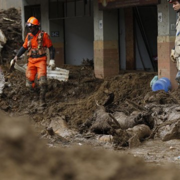 Bombeiros atualizam número de mortos em Petrópolis para 176