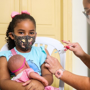 COVID-19: Por falta de CoronaVac, Recife suspende novamente vacinação contra de crianças com 3 e 4 anos