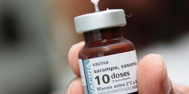 A vacina contra o sarampo está disponível nos 43 mil postos de saúde em todo o país