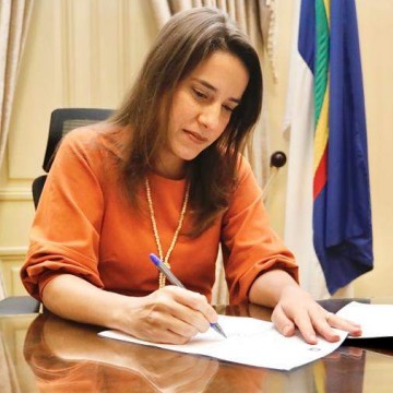 Após derrota em Comissão, Raquel Lyra exonera nomes ligados ao PL