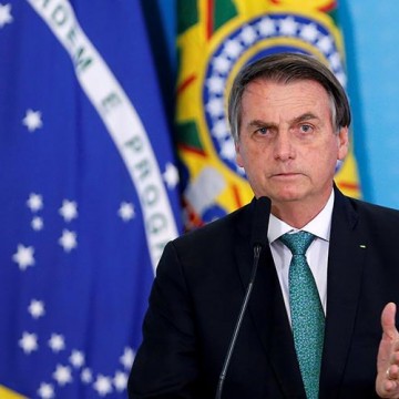 Bolsonaro veta PL que previa indenização a profissionais de saúde