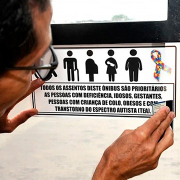 Passe livre em ônibus para acompanhante de pessoas com autismo passa a ser lei em Pernambuco