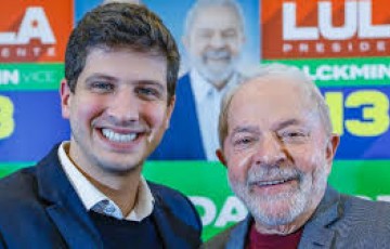 “Eu acho que temos que alinhar a nossa aliança com o PSB com muito carinho a nível nacional”, afirma Lula 