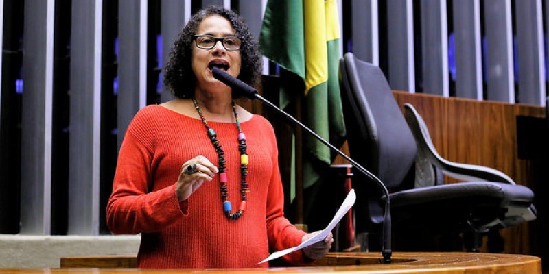 O anúncio veio na última quarta-feira (13) com a publicação do Manifesto por Luciana Santos no Senado. Segundo a carta, o movimento é “para garantir a vitória da Frente Popular de Pernambuco”