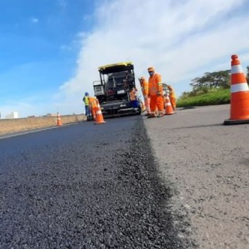 Obras são autorizadas em mais de mil quilômetros de rodovias no Sertão do Estado