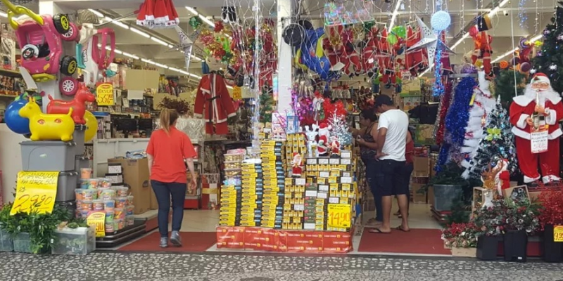 Os shoppings do Recife, Olinda, Paulista, Camaragibe, Jaboatão dos Guararapes, Cabo de Santo Agostinho, Igarassu e Moreno terão funcionamento alternativo. 