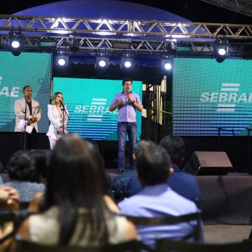 Deputado Henrique Queiroz Filho prestigia abertura do 5º Festival de Confecção de Cupira