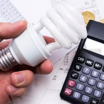 Conta de luz poderá ficar até 20% mais barata em maio, segundo o Governo