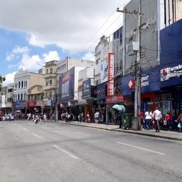 Comércio e centros de compras de Caruaru podem praticar jornada de trabalho no feriado do Dia de Tiradentes