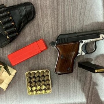 Três guardas municipais do Recife são presos por envolvimento em comércio ilegal de armas de fogo