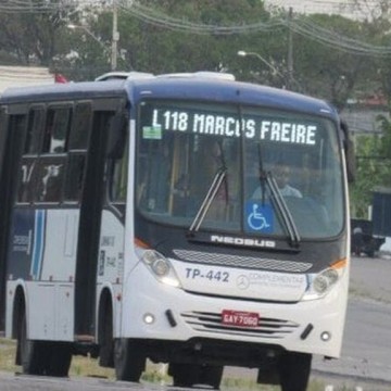 Micro-ônibus voltam a circular em Marcos Freire após 10 dias do atropelamento de fiéis