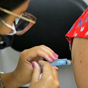 Campanha de imunização em Pernambuco combate poliomielite e outras doenças