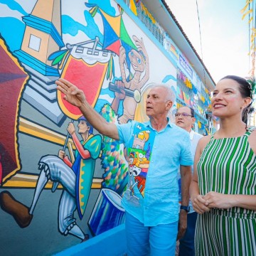 Governadora Raquel Lyra enaltece riqueza cultural do Estado durante folia de Momo em Vitória de Santo Antão