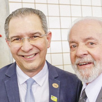 Dr. Edmilson se encontra com Lula e convida presidente para conhecer Bonito  