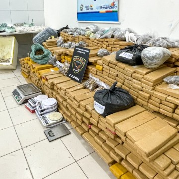 Homem é preso em flagrante com mais de 1,3 toneladas de drogas dentro de flat em Boa Viagem