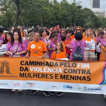 Caminhadas em todo o país pedem o fim da violência contra mulheres
