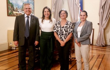 Raquel Lyra recebe reitora e vice-reitor da UPE para discutir investimentos para a instituição