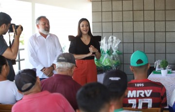 Serra Talhada: Prefeita Márcia entrega novos fardamentos aos servidores da Secretaria de Meio Ambiente 