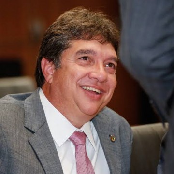 Primeira mão | Guilherme Uchoa Jr retira sua candidatura para o TCE e reafirma compromisso com os pernambucanos