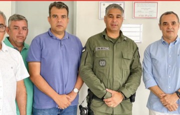 Ecleriston e Paulo Jucá se reúnem com Comandante Regional para tratar da Companhia Independente na Região do Alto Pajeú