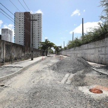 Prefeitura do Recife realiza vistoria nas obras do Programa Rua Tinindo na Imbiribeira