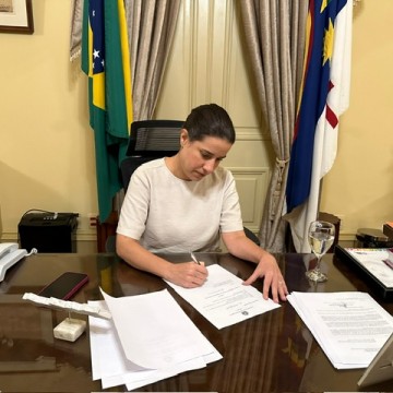 Governadora anuncia pagamento do Bônus de Desempenho Educacional no total de R$ 164 milhões
