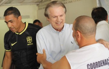 Luciano Bivar faz visita e afirma apoio a instituições sociais de comunidades do Recife