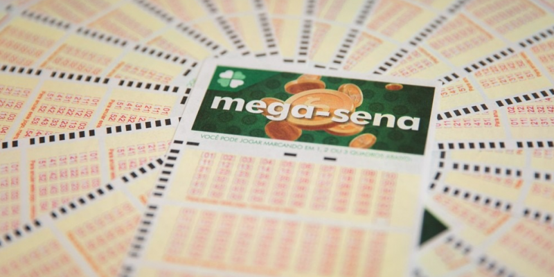 Para apostar na Mega Sena é necessário ter 18 anos ou mais. As apostas podem ser feitas em qualquer lotérica do país ou pela internet, no site da Caixa Econômica Federal