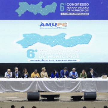 Márcia Conrado comanda apresentação de boas práticas de gestão municipal no último dia de Congresso da Amupe