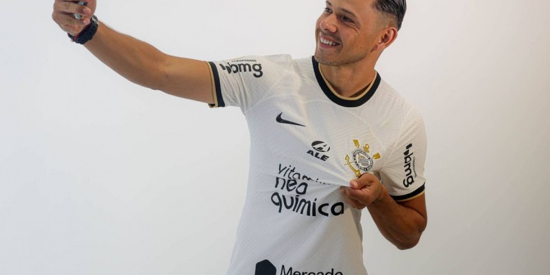 Corinthians anuncia o retorno do atacante paraguaio Romero 