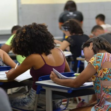 Cursos de idioma com 3,5 mil vagas gratuitas em Pernambuco