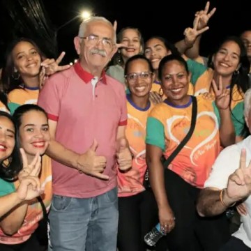 Prefeito de Paulista realiza caminhada ao lado de Jorge Carreiro em Maranguape I