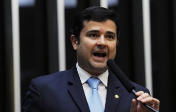 Eduardo da Fonte comemora sanção de lei que termina rol taxativo da ANS 