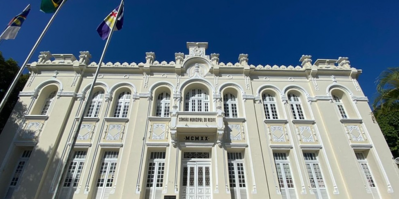 De acordo com a Câmara, atualmente, 90,1% das pessoas que trabalham na Câmara Municipal do Recife ocupam cargos em comissão