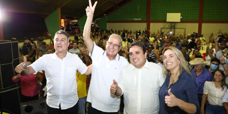 Alessandra Vieira lastima situação das estradas do estado em Tuparetama