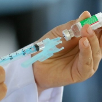 Mais 118.200 doses de vacina contra a Covid-19 chegam a Pernambuco