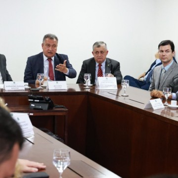 Clodoaldo Magalhães se reúne com ministros de Lula