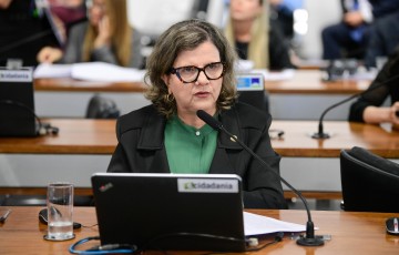 Comissão do Senado aprova relatório de Teresa Leitão sobre PL de retomada de obras paralisadas da Educação