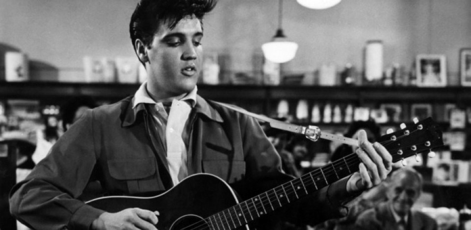 Violão de Elvis Presley leiloado por US$ 1,32 milhões