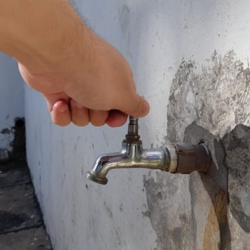 Obra deixa parte de Olinda e Paulista sem água por 15 horas