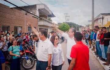 Prefeita de Escada faz grande ato para formalizar apoio a Danilo 