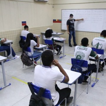 Pernambuco reajusta piso salarial dos professores da rede pública estadual em 35%