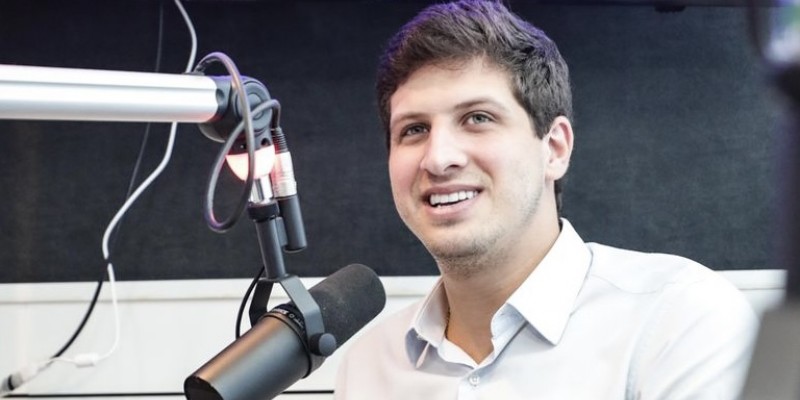 Coluna da quinta | João Campos apresenta desenvoltura diante dos problemas do Recife e reforça aliança com o PT