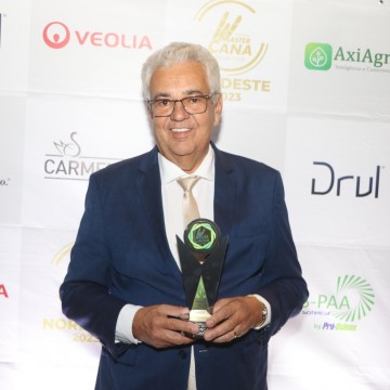 Deputado Antônio Moraes recebe troféu Mastercana pela defesa do setor sucroenergético em Pernambuco