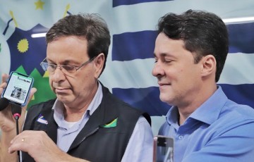 Por videochamada, Bolsonaro participa de evento em Taquaritinga do Norte